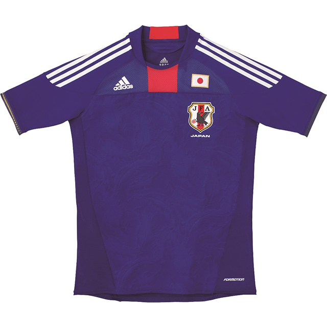 サッカー日本代表100周年アニバーサリーユニフォーム サッカー日本代表とともに歴史を刻んだ歴代ユニフォーム 公式 アディダスオンラインショップ Adidas