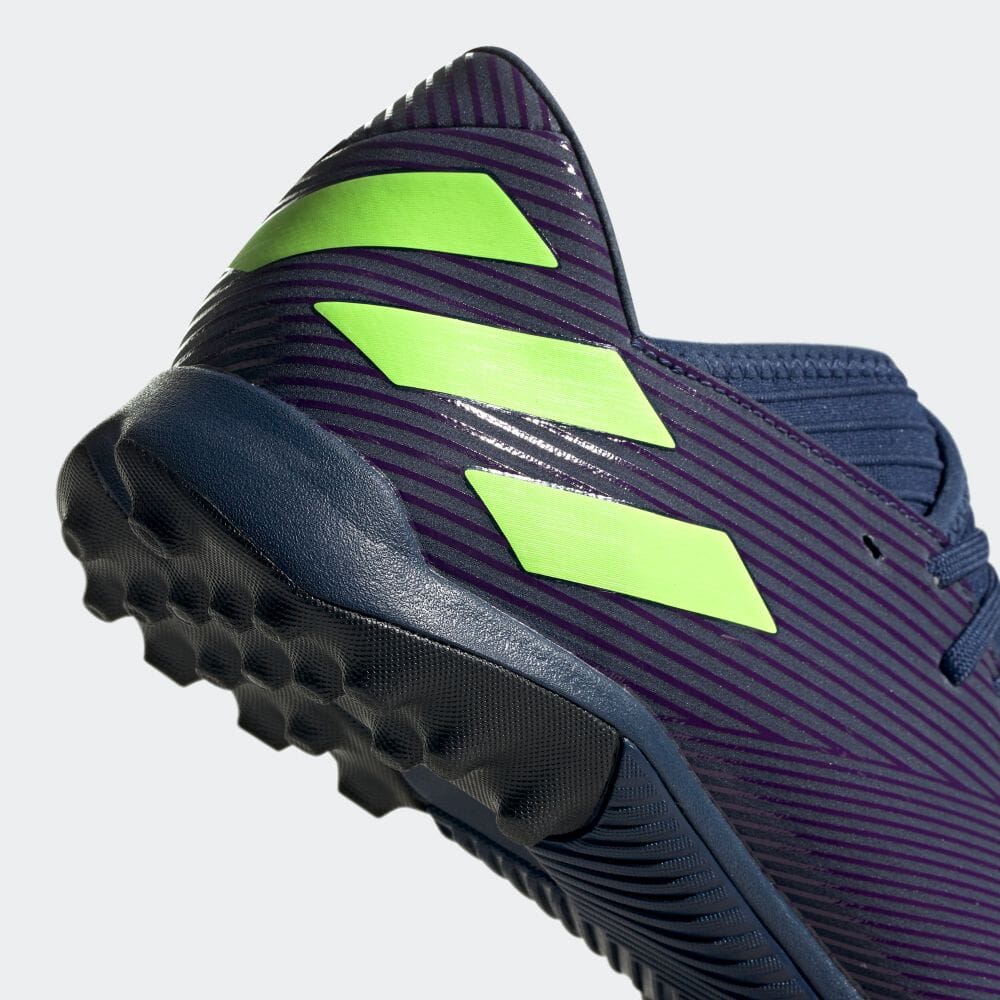 Adidas公式通販 ネメシス メッシ 19 3 Tf フットサル用 Nemeziz Messi 19 3 Turf Dbc52 Ef1809 メンズ サッカー スポーツシューズ アディダス オンラインショップ