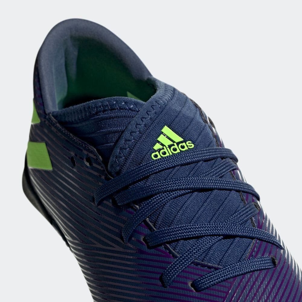 Adidas公式通販 子供用ネメシス メッシ 19 3 Tf Nemeziz Messi 19 3 Turf Boots Dqu58 Ef1811 ボーイズ サッカー スポーツシューズ アディダス オンラインショップ