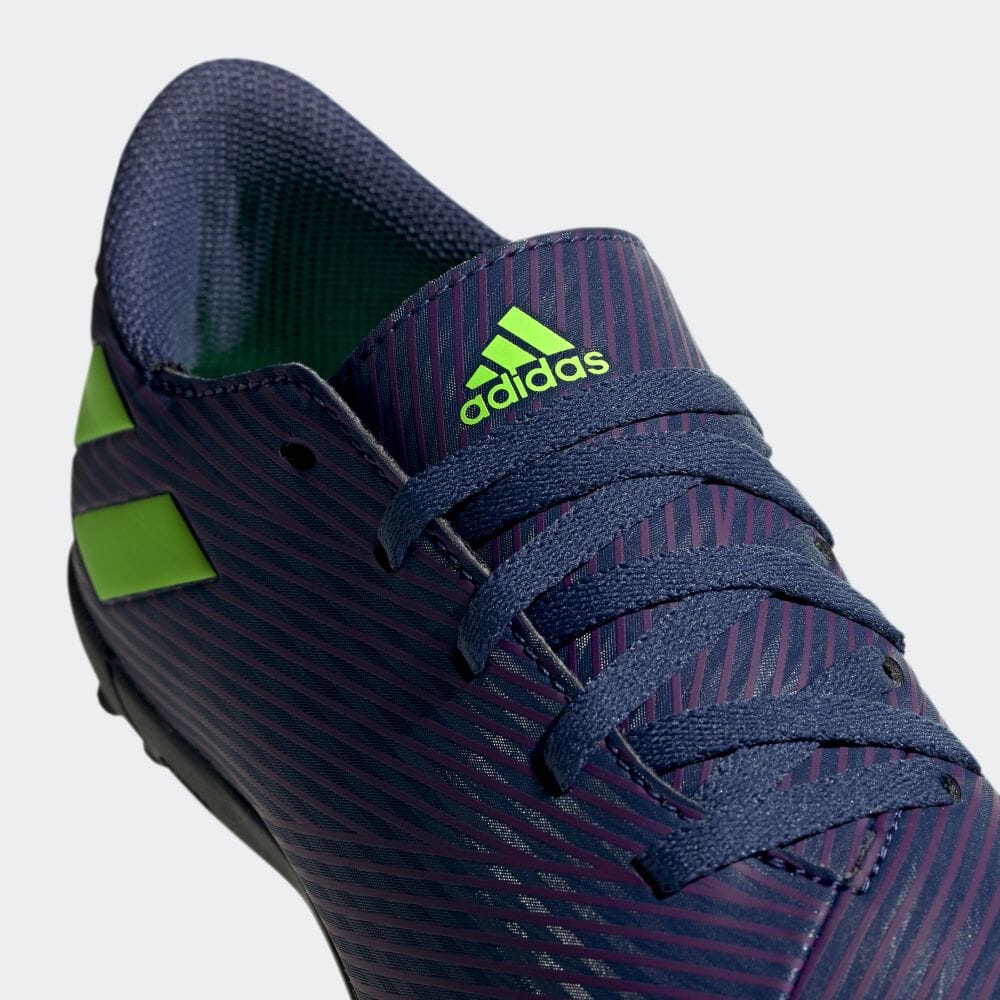 Adidas公式通販 ネメシス メッシ 19 4 Tf フットサル用 Nemeziz Messi 19 4 Turf Dqu57 Ef1818 ボーイズ サッカー スポーツシューズ アディダス オンラインショップ