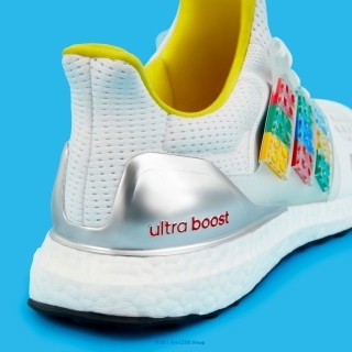 アディダス ウルトラブースト DNA × LEGO プレート / adidas Ultraboost DNA × LEGO Plates