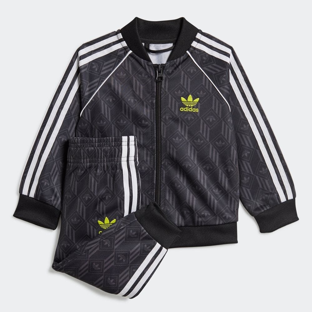 アディダス公式通販 Sst セットアップ ジャージ上下セット Iyn30 Gd2877 オリジナルス キッズ 子供用 ジャージ Adidas オンラインショップ