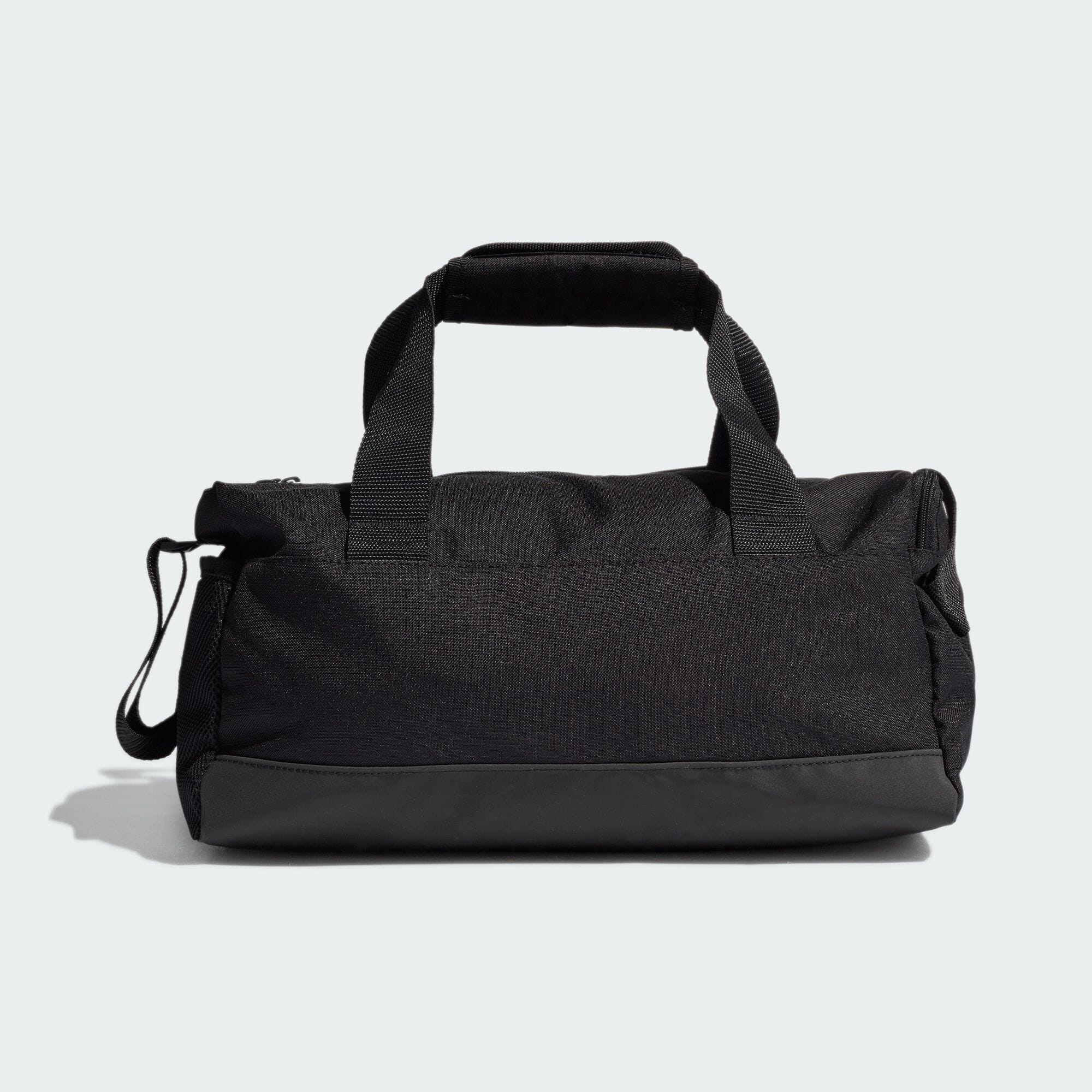 エッセンシャルズ ロゴ ダッフルバッグ（XS）/ Essentials Logo Duffel Bag Extra Small スポーツウェア
