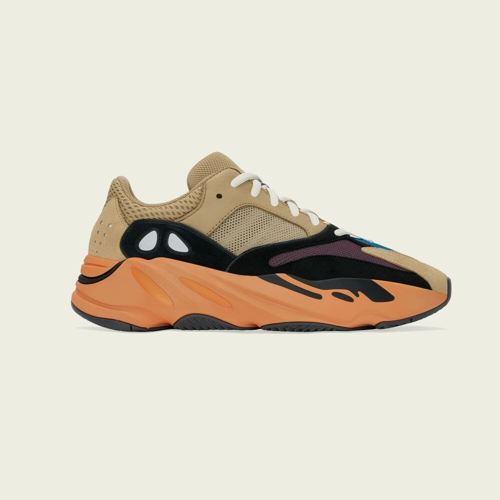 アディダス公式通販】YEEZY BOOST 700 ENFLAME AMBER [GW0297 ...