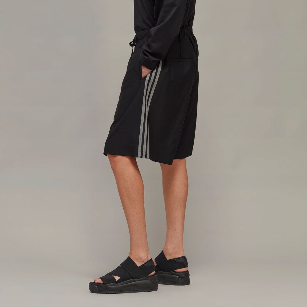 アディダス公式通販】Y-3 3-Stripes Refined Wool Tailored Shorts