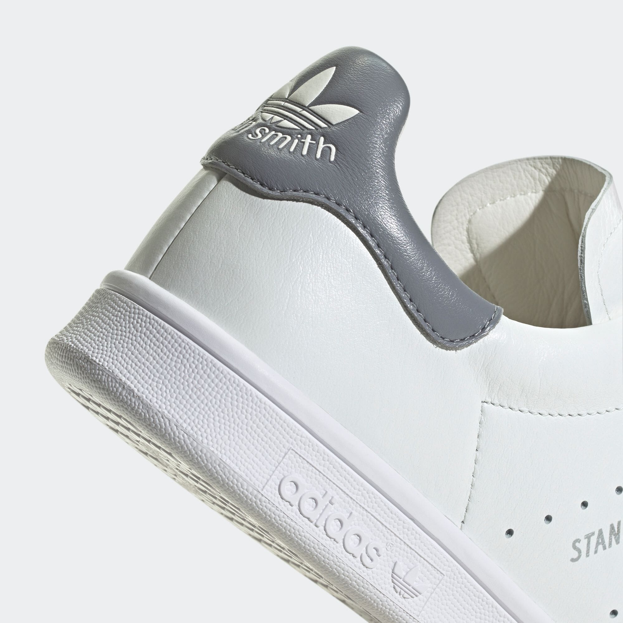 アディダス公式通販】STAN SMITH LUX BEAUTY&YOUTH [MCN43]｜[ID2564