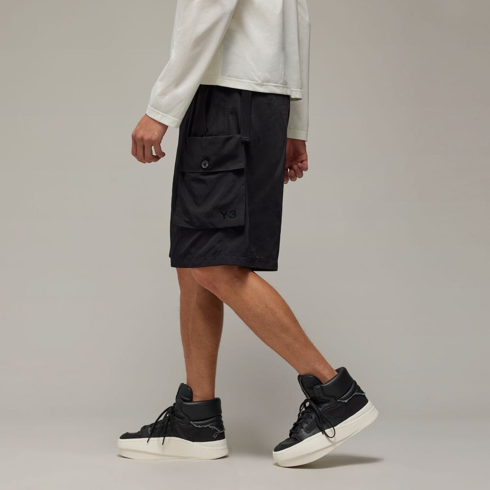 アディダス公式通販】Y-3 NYLON TWILL SHORTS [JRU42]｜[IN8755