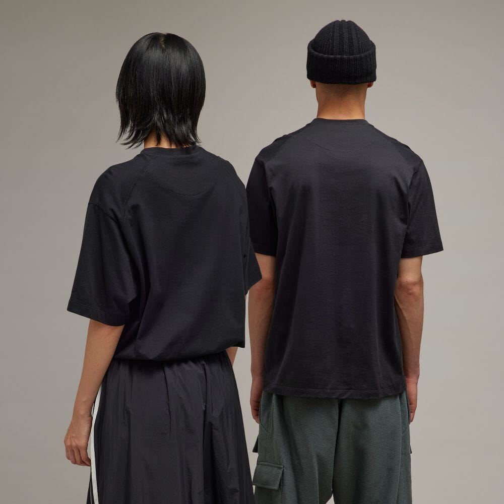 アディダス公式通販】Y-3 GRAPHIC SHORT SLEEVE TEE [KNZ85]｜[IT7521