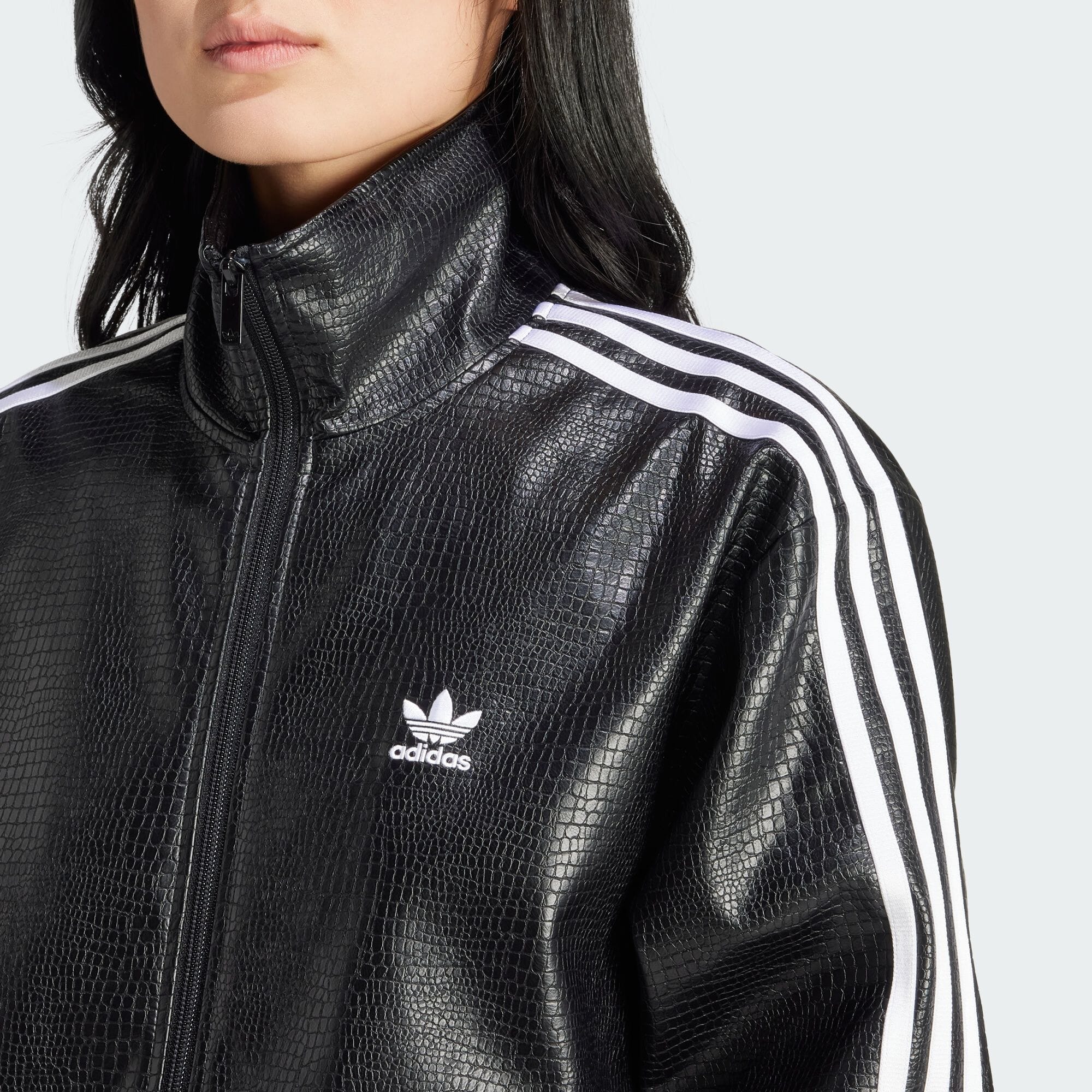 adidasフェイクレザー ファイヤーバード リュクス トラックトップ